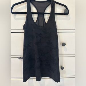 Lululemon tank size 4